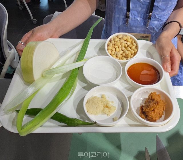 우럭콩조림에 들어갈 재료들 / 사진-투어코리아