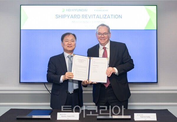 HD한국조선해양이 ‘프레이저 인더스트리(Fraser Industries LLC)’ 社와 ‘미국 조선산업 부흥을 위한 조선소 현대화 협력 관련 업무협약’을 체결했다(왼쪽부터 HD한국조선해양 김형관 대표, 프레이저 인더스트리 패트릭