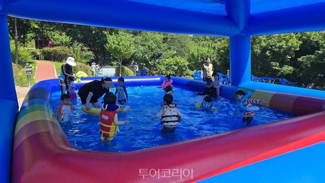 남해힐링숲타운 어린이 물놀이장/사진-남해군