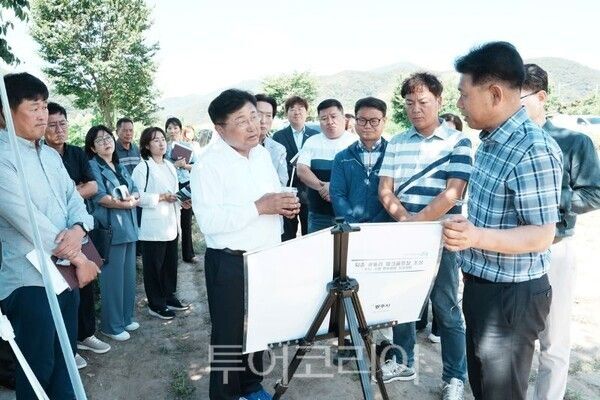 ‘직통현장 100일’ ...박관열 시장이 현장에서 시민들과 소통하고 있다/투어코리아뉴스 정명달 기자 사진=광주시