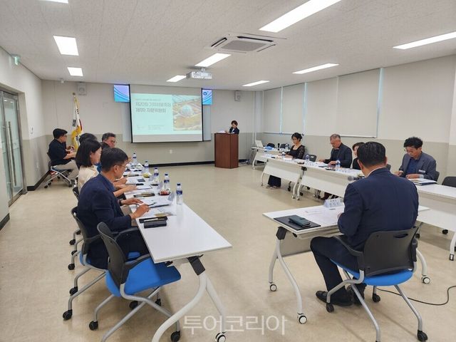 지난 3일 개최한&nbsp;‘제20회 거제섬꽃축제 제1차 자문위원회’ 모습/사진=거제시농업기술센터