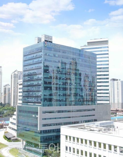 경기도교육청 전경/투어코리아뉴스 정명달 기자 사진=교육청