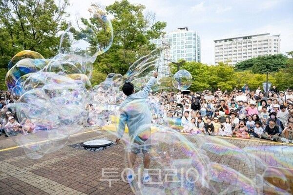 고양호수예술축제 거리공연/투어코리아뉴스 김경남 기자 사진=고양시