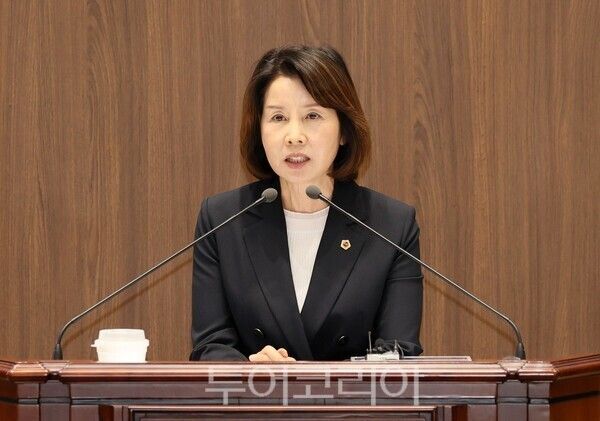 ▲민병희(부여1·더불어민주당) 충남도의원이 15일 열린 5분 발언을 통해 “부여를 충남 역사문화권 정비의 새로운 중심축으로 육성해야 한다”며 충남도의 적극적인 지원을 촉구하고 있다. /사진-충남도의회