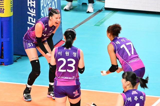 ‘윌로우 가세 효과’ 흥국생명, GS칼텍스전 2연패 탈출…현캐는 OK 7연승 저지