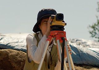 [김소미의 혼자 영화관에 갔어] 사랑도 개발이 되나요? - <사랑의 고고학> | YES24 채널예스