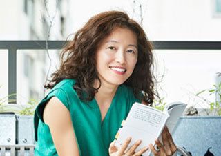 [번역하는 여자들] 정수윤, 백 년 가는 번역을 꿈꾼다 | YES24 채널예스