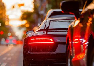 [전현우X정희원 칼럼] 자동차와 도로 : 편안한 지옥과 가짜 그린카의 세계 | 예스24 채널예스