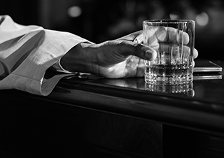 [큐레이션] 혼술하며 읽는 시집 | 예스24 채널예스