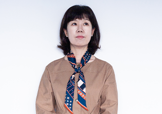 이원 시인의 책장 | 예스24 채널예스