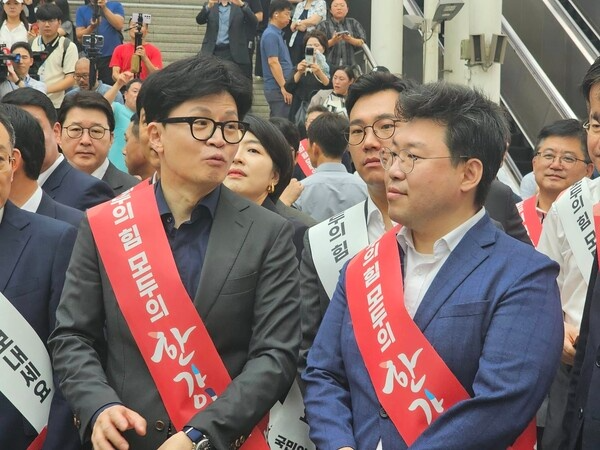 국민의힘 이상규 성북을 당협위원장(오른쪽)과 한동훈 대표. ⓒ 이상규 페이스북