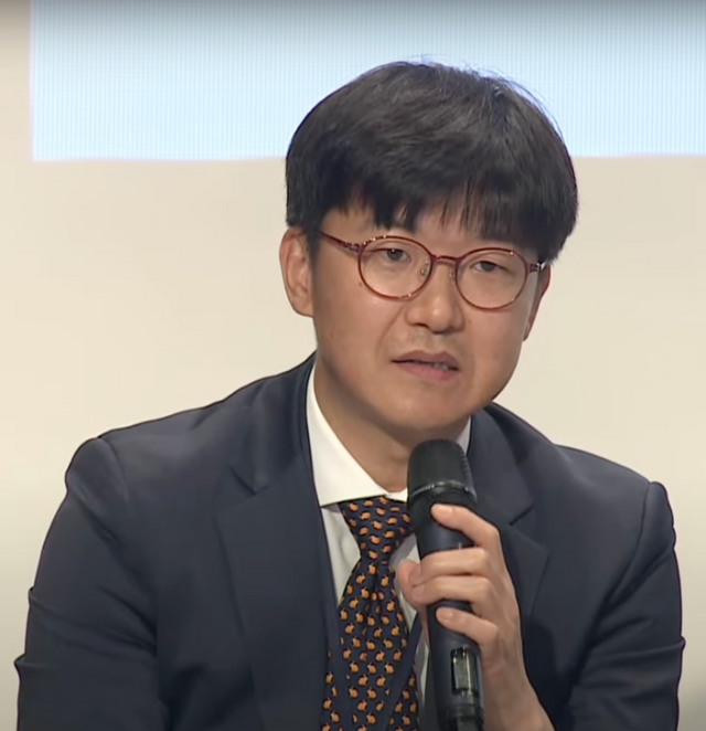 11일 서울 중구 은행회관에서 열린 ‘2025년 경제 및 금융 전망 세미나’에서 박춘성 한국금융연구원 거시경제연구실장이 발언하고 있다.