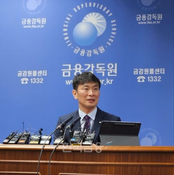 이복현 금융감독원장이 4일 서울 여의도 금감원에서 열린 기자단과의 신년인사회에서 발언하고 있다. / 사진= 한국금융신문(2024.01.04)