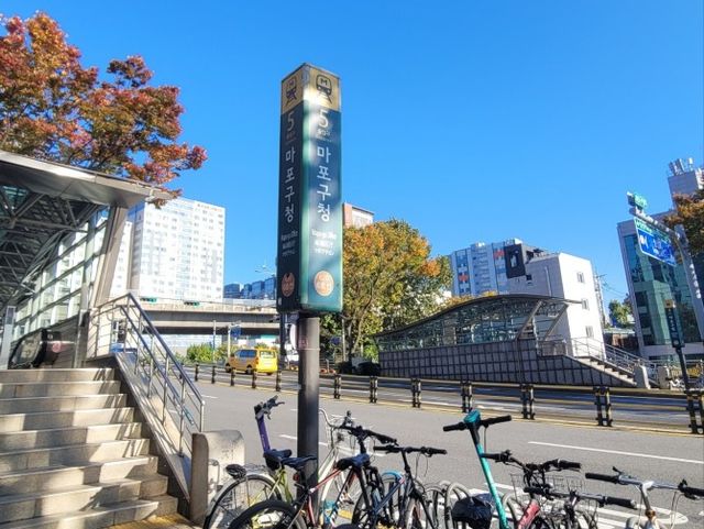 오전 9시, 마포구청역에서 출발해 한강버스로 출근길에 나서보기로 했다./사진=주현태 기자