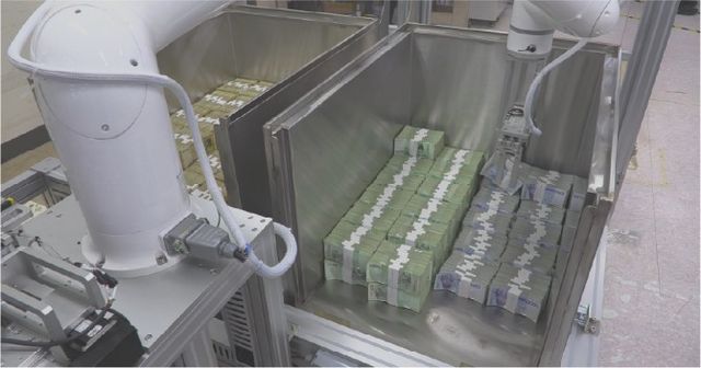 강원랜드는 지폐 포장 및 적재하는 로봇시스템을 도입했다./사진제공=강원랜드