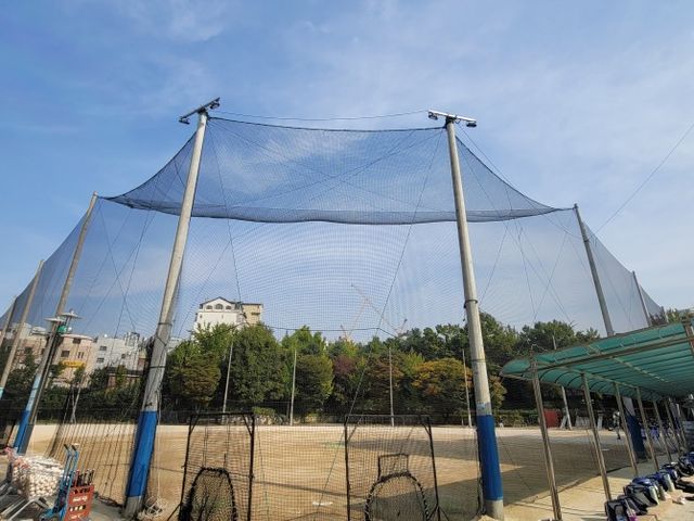 안전사고 예방을 위한 비구방지 그물안전망 설치./사진제공=송파구