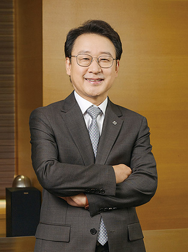 △ 1968년생 학력 ​1991년 연세대학교 경영학과 졸업 / 1991년 국민리스 / 1999년 아주IB투자 입사​/ 2015년 아주IB투자 대표이사 선임