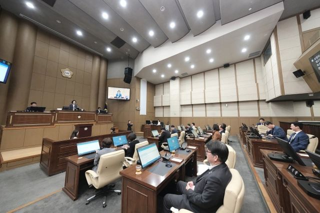 권영숙 마포구의회 부의장이 본회의를 주재하는 모습./사진제공=마포구의회