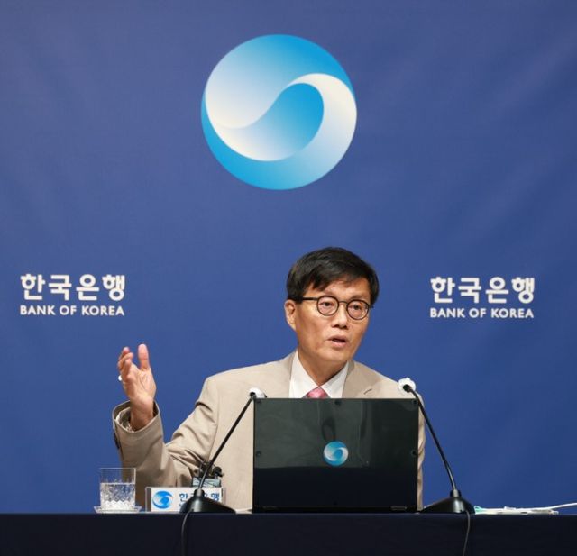 이창용 한국은행 총재가 10일 한은에서 2025년 7월 통화정책방향 관련 총재 기자간담회를 하고 있다. / 사진제공= 한국은행(2025.07.10)