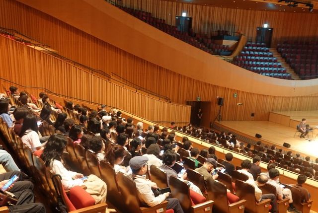 송파구민이 클래식 음악을 감상하는 모습./사진제공=송파구