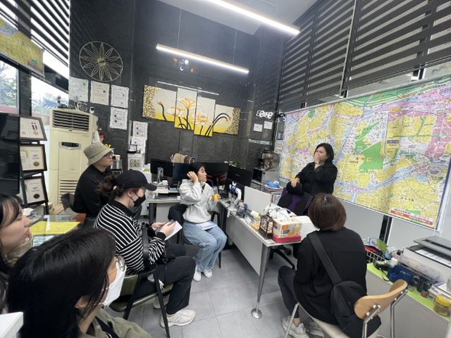 지난해 ‘영(Young)한 독립생활’ 임장투어 현장 사진./사진제공=영등포구청