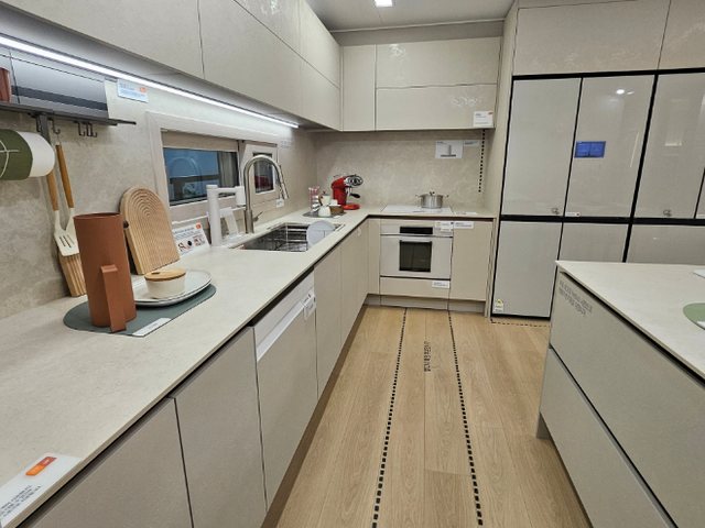 '두산위브 더센트럴 수원' 59A㎡타입 주방 전경./한국금융신문 조범형 기자