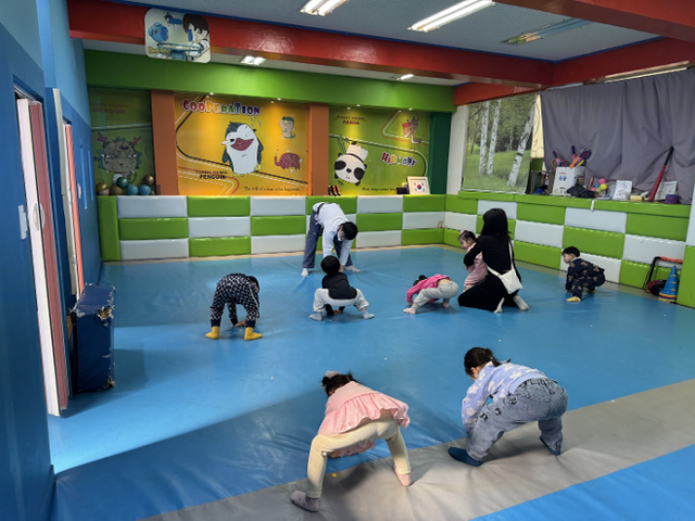 ‘핫둘핫둘서울 유아 스포츠단’에서 체육활동을 하고 있는 유아들의 모습./사진제공=영등포구청