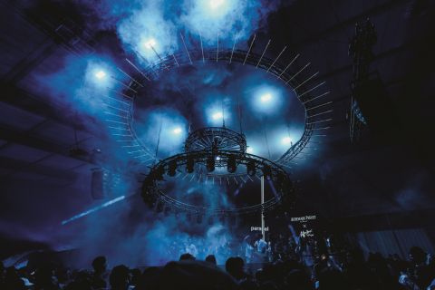 오데마 피게가 몽트뢰 재즈 페스티벌 프로그램의 일환으로 부브리 화력 발전소에서 이색적인 오데마 패럴렐 공연을 펼쳤다