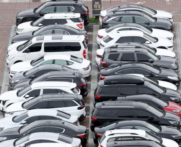 지난달 1일 오후 경기 성남시 모란시장 주차장에 자동차들이 주차돼 있다. /사진=뉴시스