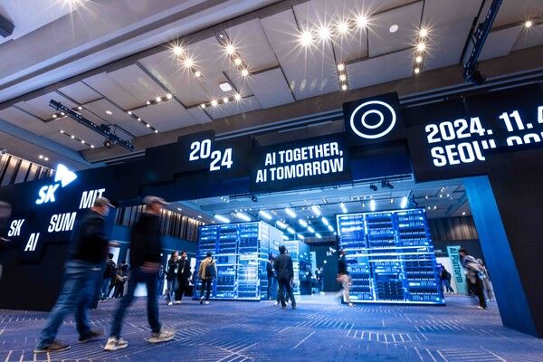 지난 4~5일 서울 강남구 코엑스에 마련된 ‘SK AI&nbsp;서밋(SUMMIT)’ 전시장 전경 /SK 제공