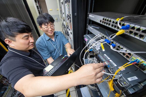 KT가&nbsp;양자내성암호 기술의&nbsp;상용화&nbsp;준비를&nbsp;완료했다고&nbsp;5일&nbsp;밝혔다.&nbsp;KT&nbsp;양자내성암호(PQC)&nbsp;솔루션&nbsp;관련&nbsp;사진