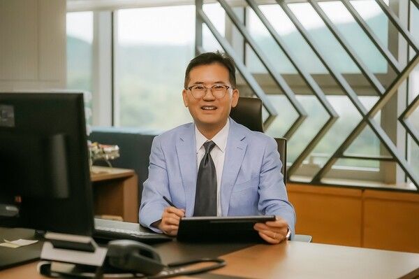 18일 효성티앤에스 본사에서 열린 이사회에서 선임된 최방섭 신임 대표.