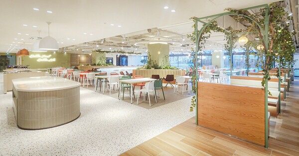 경기&nbsp;용인시 수지구에 위치한 현대그린푸드 본사 사옥의 구내식당 전경