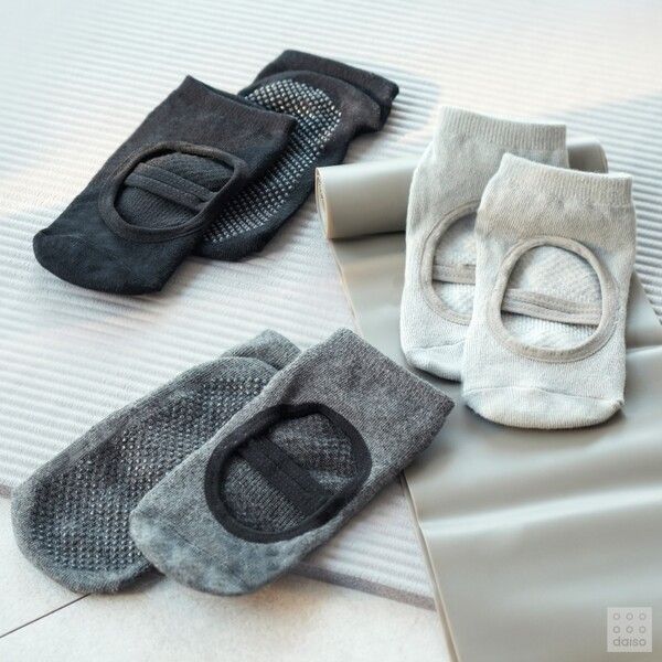 아성다이소&nbsp;‘발목 요가양말’ /아성다이소 제공