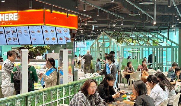 인천공항 고메브릿지 2터미널 중앙점&nbsp;내부 /CJ프레시웨이 제공