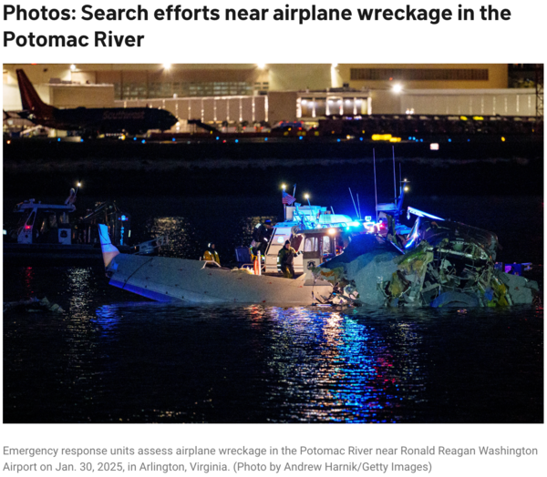 지난 30일 버지니아주 알링턴의 로널드 레이건 워싱턴 공항 근처 포토맥 강에서 비상 대응 부대가 비행기 잔해를 수색하고 있다.&nbsp;/nbcwashington 갈무리