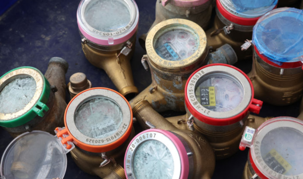 강추위가 지속되고 있는 30일 오후 서울 강북구 북부수도사업소에 동파된 수도 계량기가 놓여 있다. /사진=뉴시스