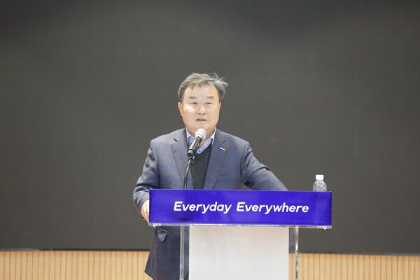 이동채 에코프로 창업주가 이달 2일 오창 에코프로 본사에서 신년사를 하고 있다. /에코프로