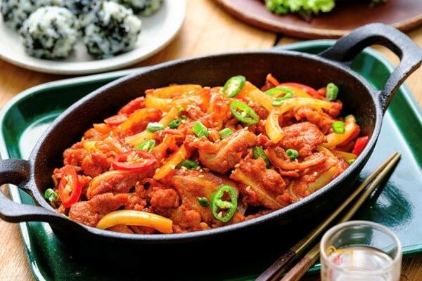 CJ프레시웨이 조리 효율화 PB 상품 '이츠웰 오도독불타는오돌뼈'