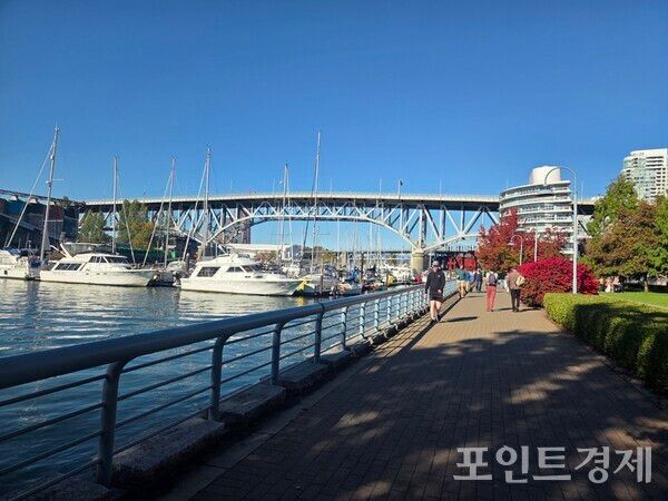 13일(현지시간) 캐나다 밴쿠버 Hornby Street(여객선터미널) 가는길 /사진=김선영&nbsp;ⓒ포인트경제