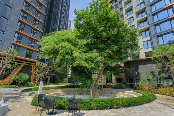 래미안 원펜타스 보호수 및 휴게공간&nbsp;/삼성물산 제공