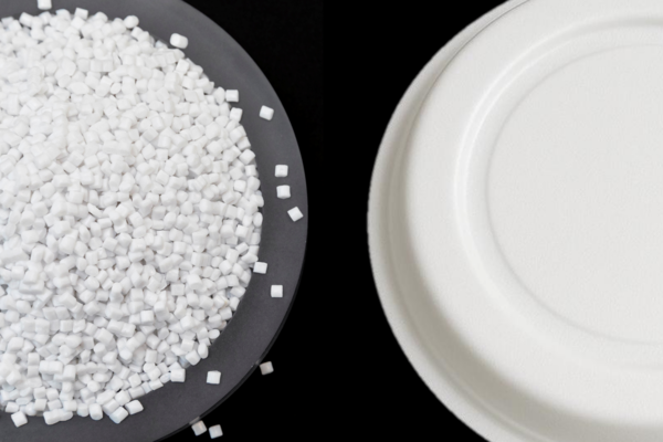 롯데케미칼 접착성 소재(왼쪽) 및 식품 포장용기(오른쪽)