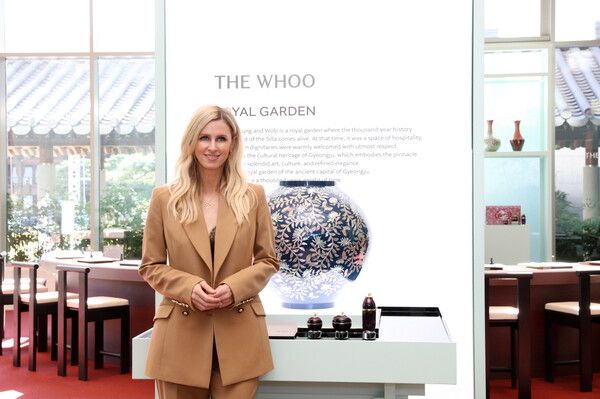 27일 LG생활건강 더후 아트 헤리티지 라운지 행사장을 방문한 니키 힐튼