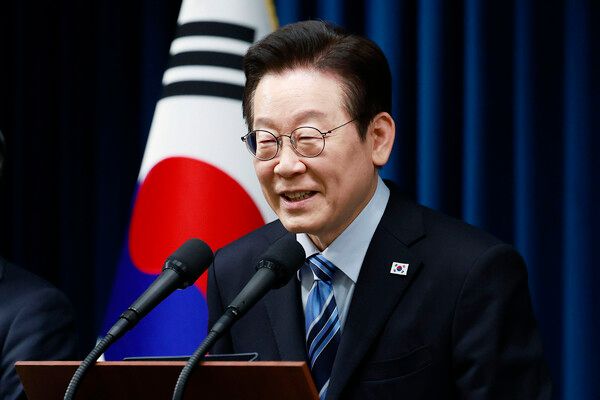 이재명 대통령이 14일 서울 용산 대통령실에서 한·미 간 관세·안보 합의를 문서화하는 '조인트 팩트시트(JFS·합동설명자료)' 관련 발표를 마친 뒤 질문에 답변하고 있다. /사진=뉴시스