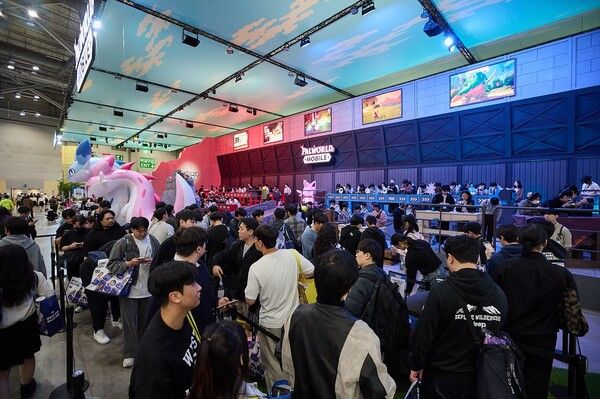 '지스타 2025’ 크래프톤의 팰월드 모바일 부스 현장 [사진=크래프톤] (포인트경제)