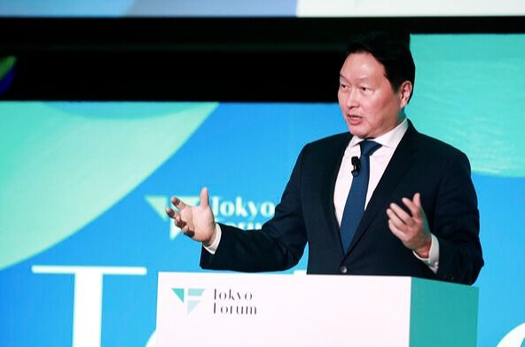 최태원 SK회장이 21일 일본 도쿄대 야스다 강당에서 개최된 ‘도쿄포럼2025’에서 개회사를 진행하고 있다. /SK 제공