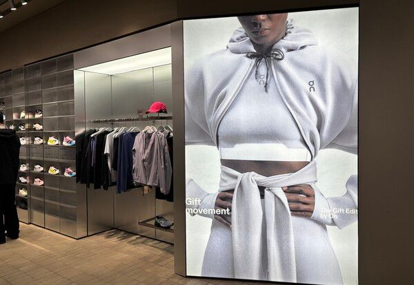 서울시 영등포구 더현대 서울 3층에 위치한&nbsp;‘온러닝(On)’ 매장 전경 /현재백화점그룹 제공