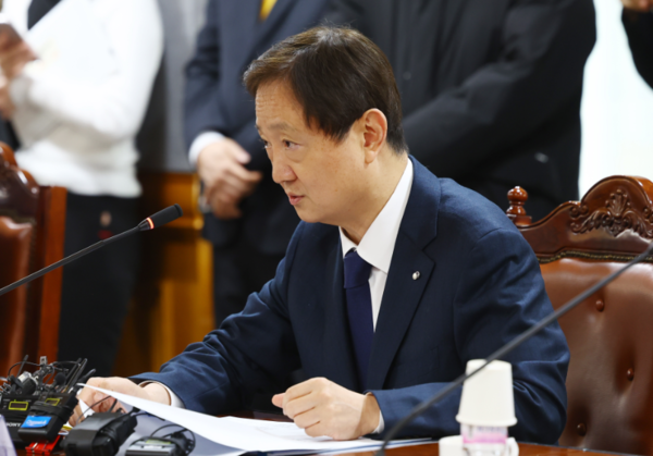 이찬진 금융감독원장이 10일 오후 서울 중구 은행회관에서 열린 금융감독원장-금융지주회장 간담회에서 인사말을 하고 있다.