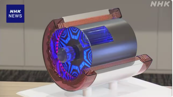 희토류 사용을 줄인 EV용 모터 구조를 보여주는 아스테모(Astemo)의 모습/NHK 보도분 갈무리(포인트경제)