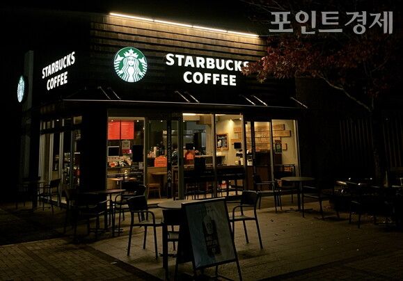 일본의 고속도로 휴게소의 스타벅스/©포인트경제